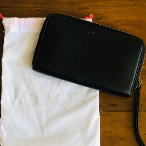 Kipling Wallet Zipper closure